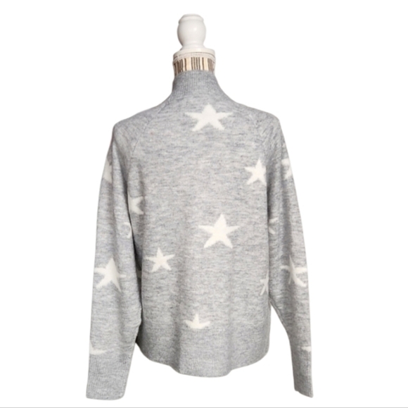 Happy Holidays XL Light Grey Sweater With Stars - Picture 2 of 7